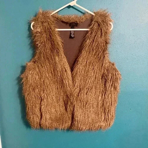 J.Crew Faux Fur Vest With Silk Wrap Belt - Picture 2 of 6